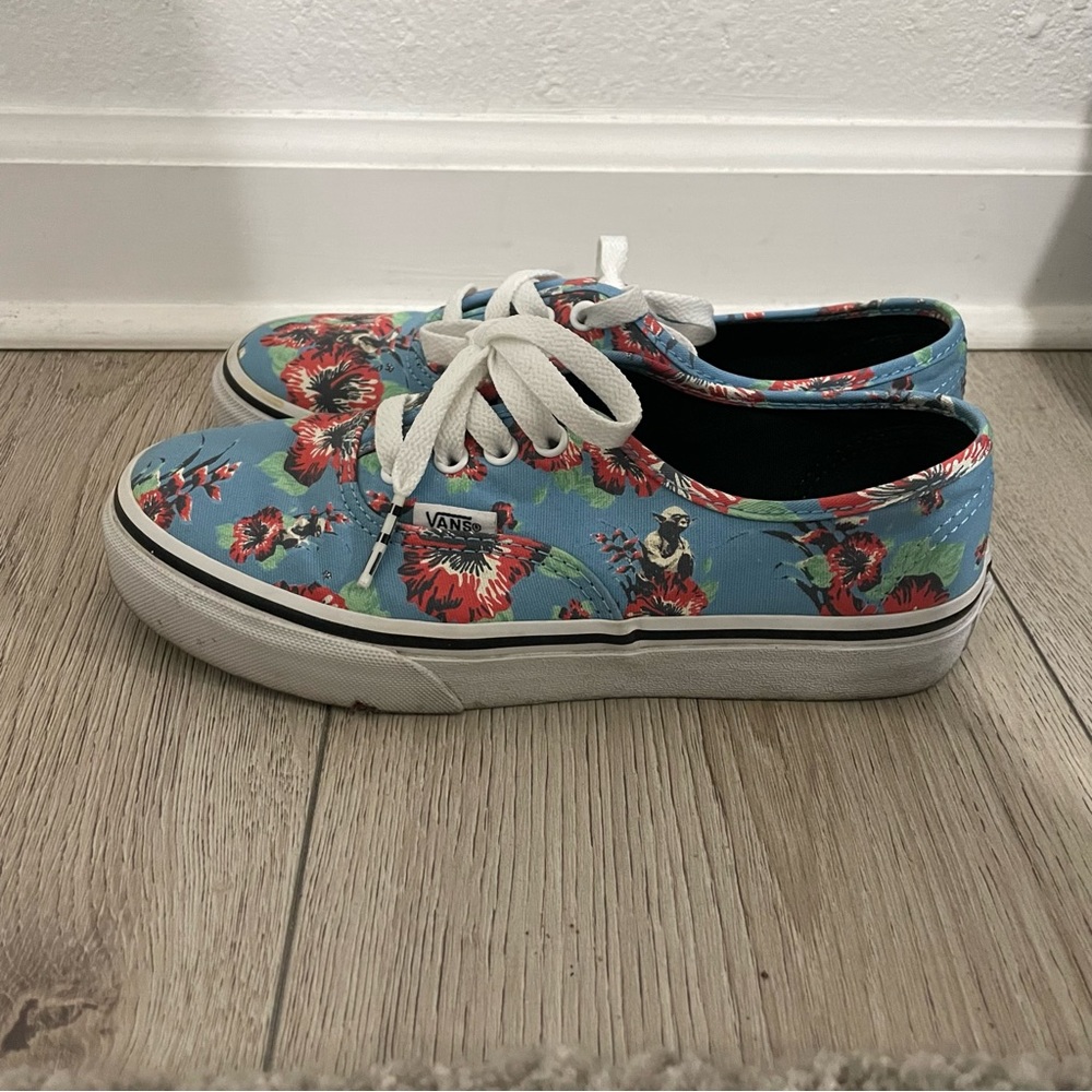 Vans - Picture 2 of 4
